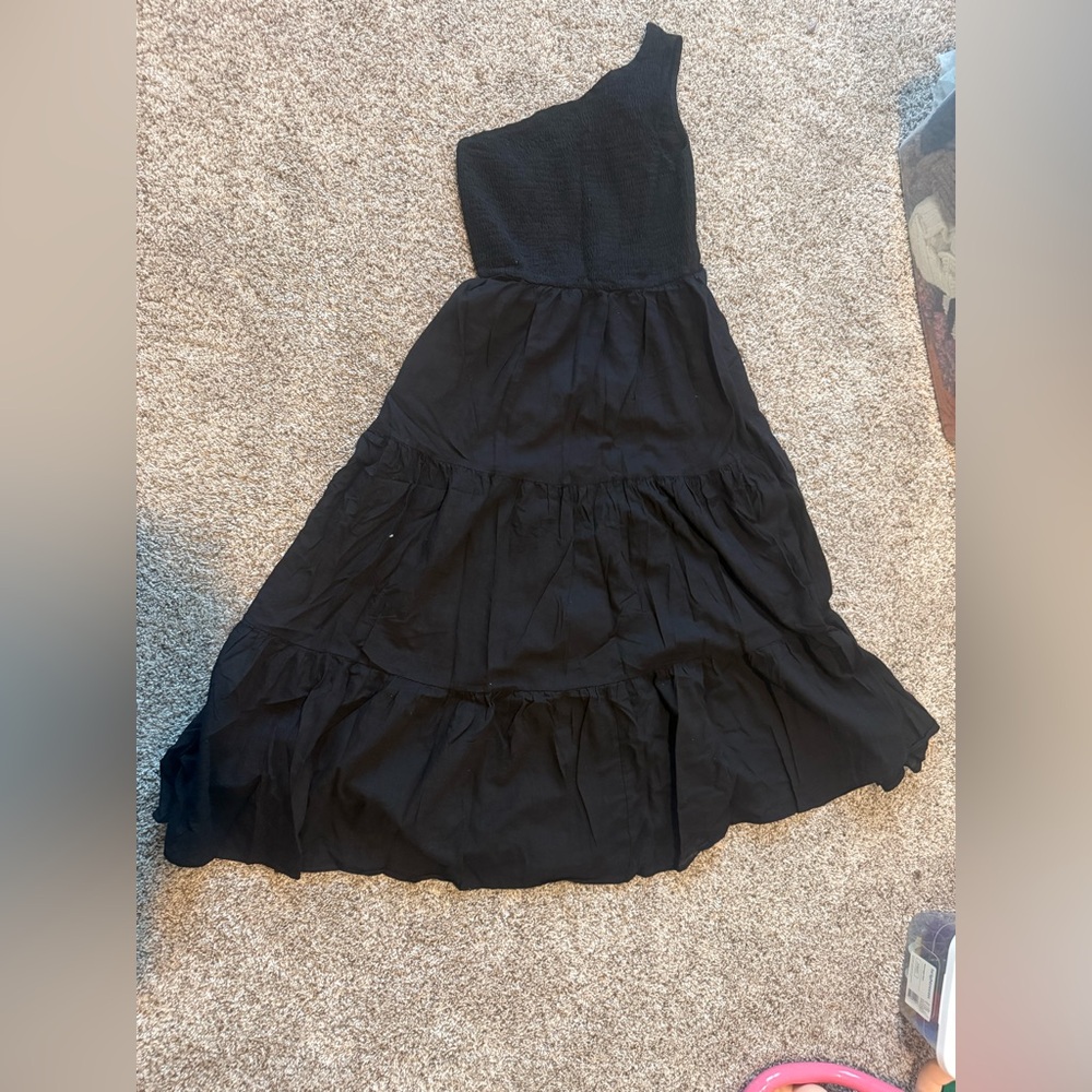 One-Shoulder Black Maxi Dress
